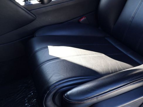 Used 2019 Bentley Bentayga image 9