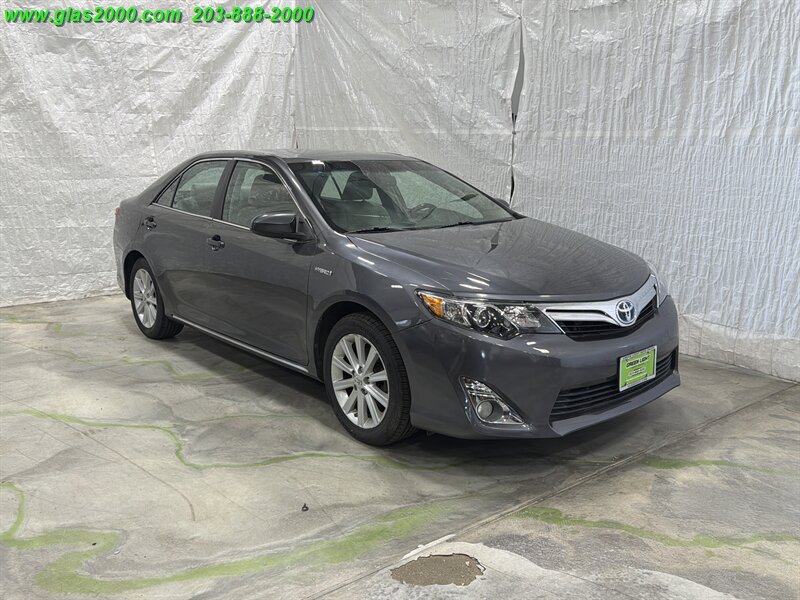 Used 2014 Toyota Camry XLE FWD image 2