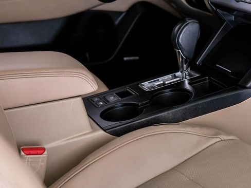 Used 2017 Subaru Outback 2.5i Limited image 22