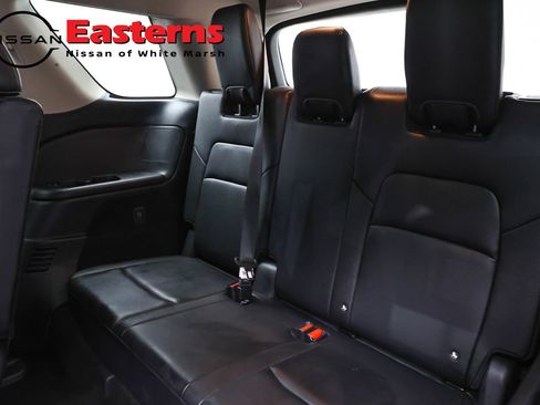 Used 2023 Nissan Pathfinder SL AWD/4WD image 25