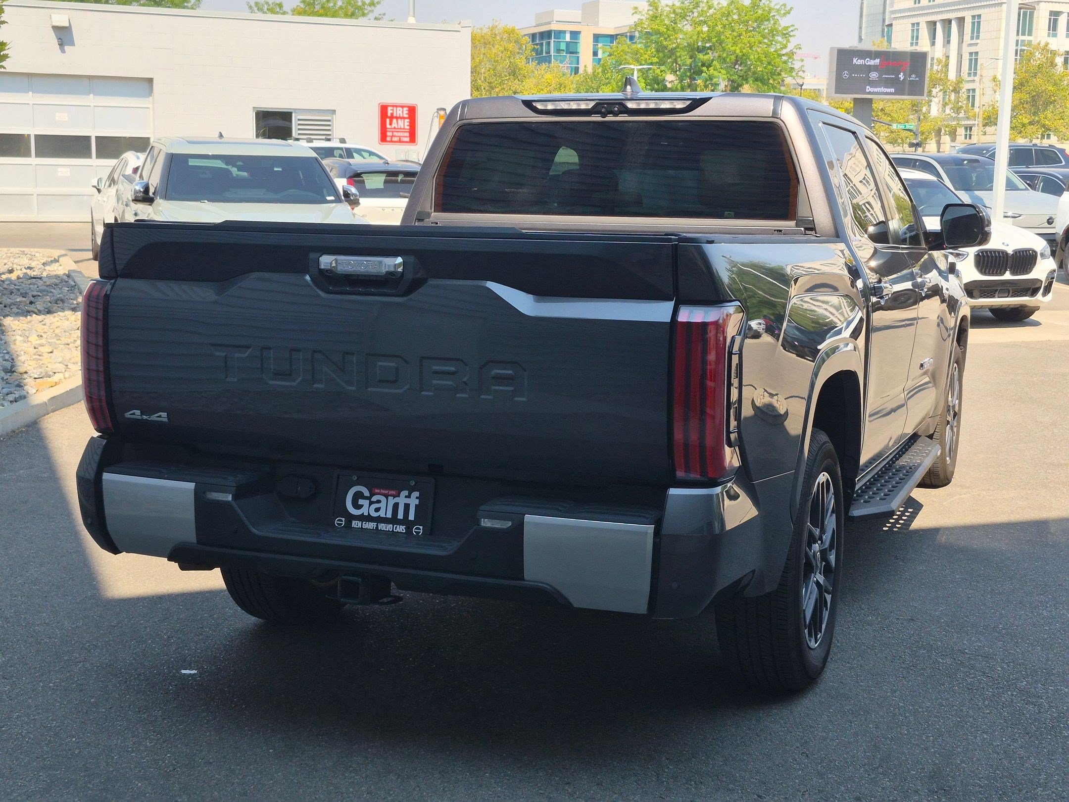 Used 2025 Toyota Tundra Limited AWD/4WD image 3