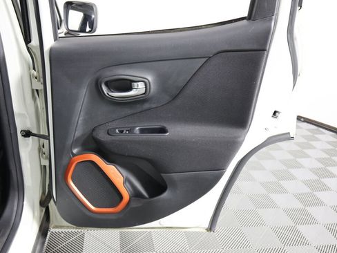 Used 2018 Jeep Renegade Sport w/ Power & Air Group image 21