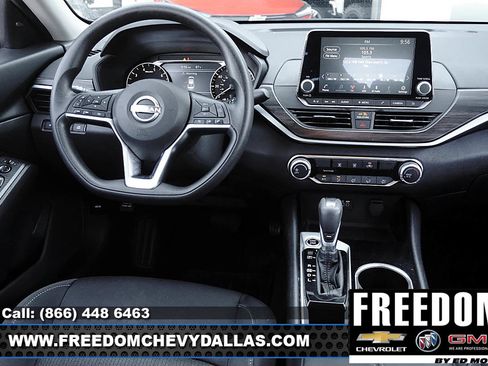 Used 2024 Nissan Altima 2.5 SV FWD image 13