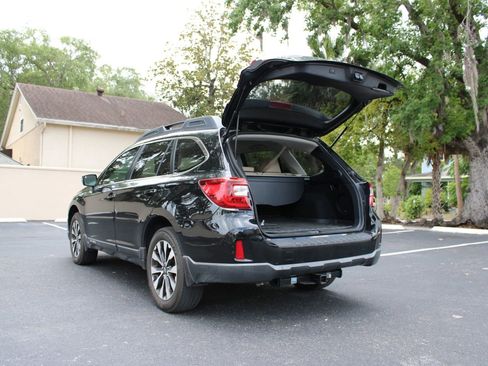 Used 2016 Subaru Outback 2.5i Limited AWD/4WD image 6
