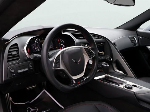 Used 2016 Chevrolet Corvette Z06 w/ 3LZ Preferred Equipment Group image 17