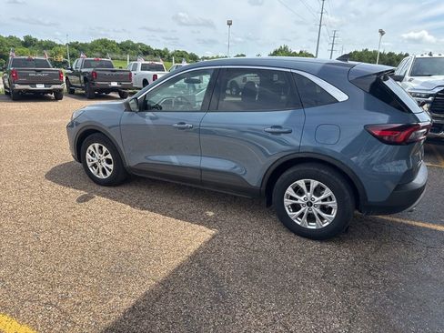 Used 2023 Ford Escape Active w/ Tech Pack #1 FWD image 6