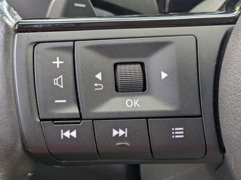 Used 2023 Nissan Pathfinder SL image 11