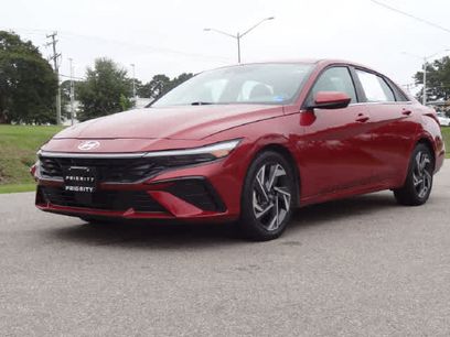 Used 2025 Hyundai Elantra SEL