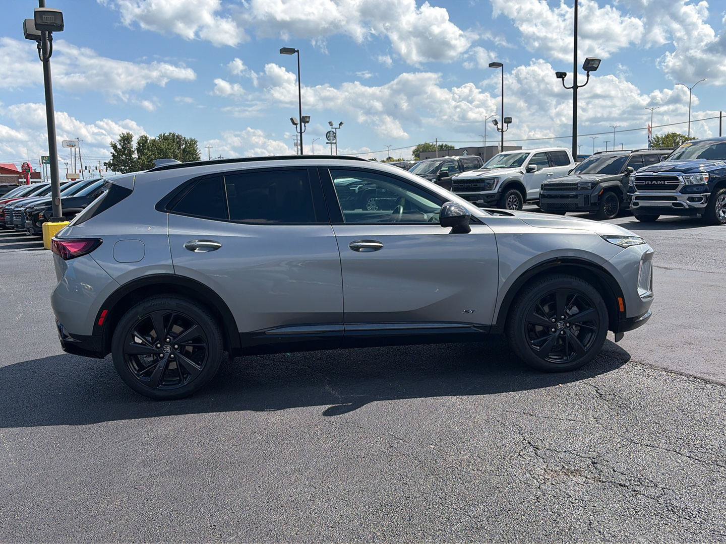 Used 2025 Buick Envision Sport Touring AWD/4WD image 6
