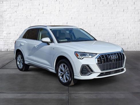 Certified 2025 Audi Q3 2.0T Premium Plus w/ Premium Plus Package image 2