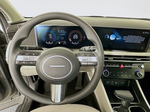 Certified 2025 Hyundai Tucson SEL image 11