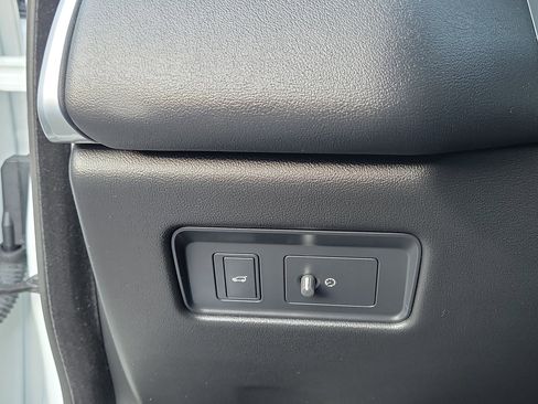 Used 2021 Jaguar F-PACE S image 12