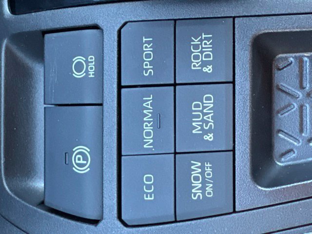 Used 2021 Toyota RAV4 LE AWD/4WD image 27