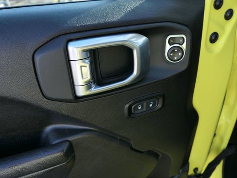 Used 2024 Jeep Wrangler Unlimited Rubicon image 12