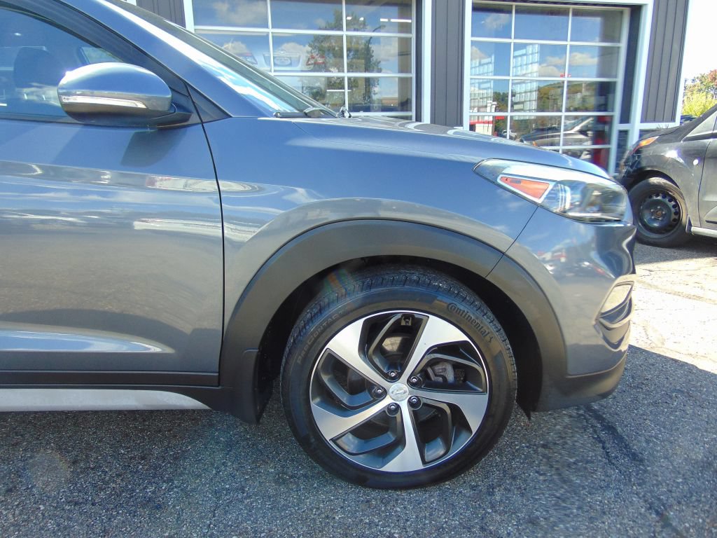 Used 2018 Hyundai Tucson Value w/ Cargo Package AWD/4WD image 11