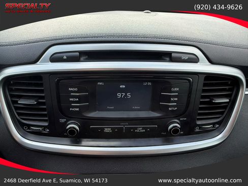 Used 2017 Kia Sorento LX image 36