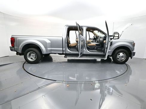 Used 2022 Ford F350 Lariat w/ Lariat Ultimate Package image 44