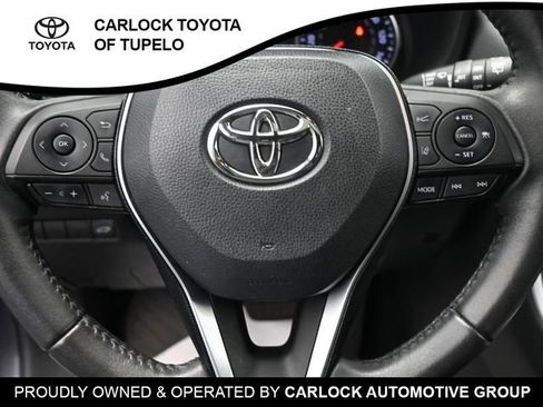 Used 2021 Toyota RAV4 XLE Premium image 16