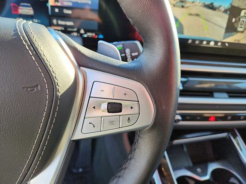 Used 2026 BMW X7 xDrive40i w/ Premium Package image 21