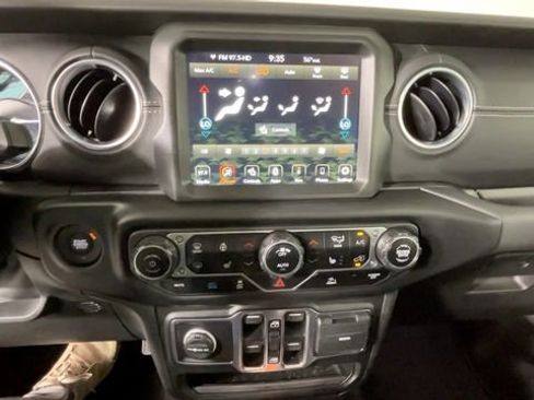 Used 2023 Jeep Wrangler Unlimited Sahara w/ Cold Weather Group AWD/4WD image 32