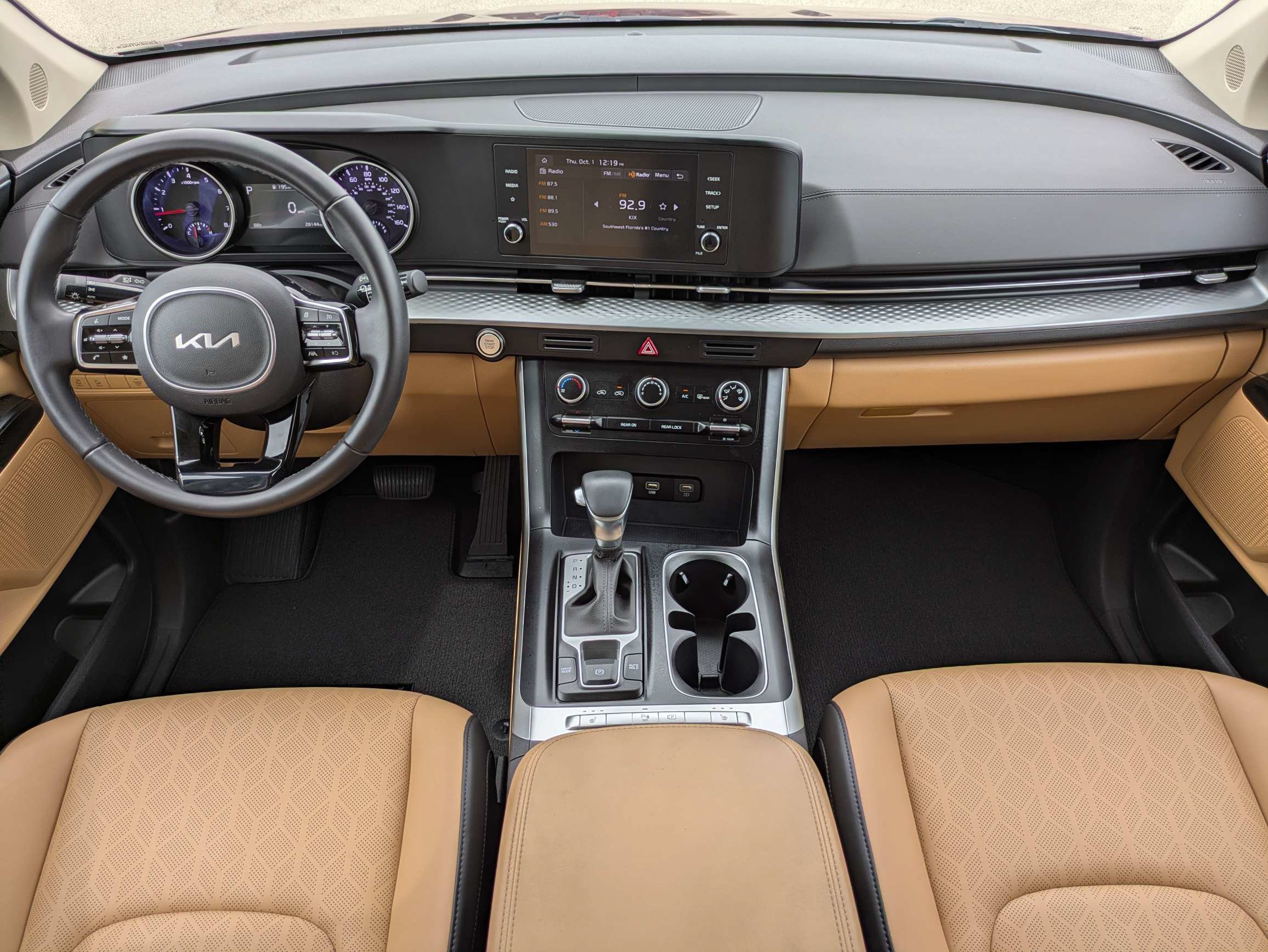 Certified 2024 Kia Carnival LX FWD image 15