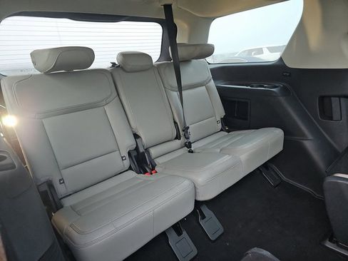 Used 2025 Ford Expedition Active image 20