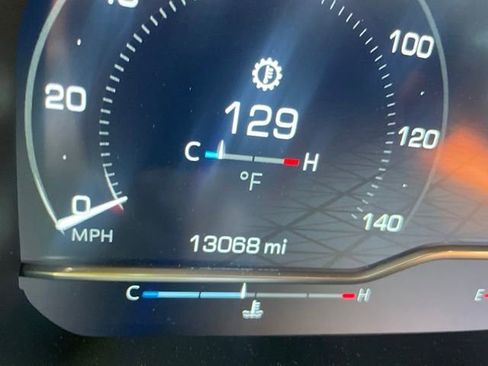 Used 2024 GMC Sierra 3500 Denali Ultimate AWD/4WD image 9