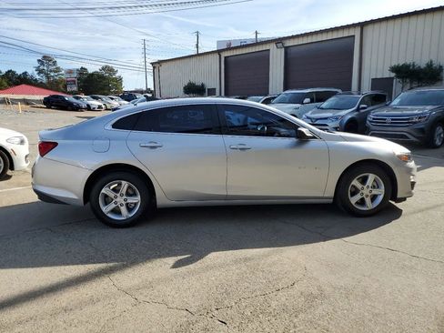 Used 2019 Chevrolet Malibu LS image 12