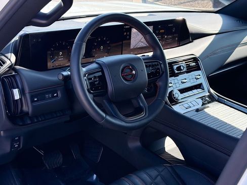 Used 2025 Nissan Armada PRO-4X w/ Pro-4X Premium Package image 20