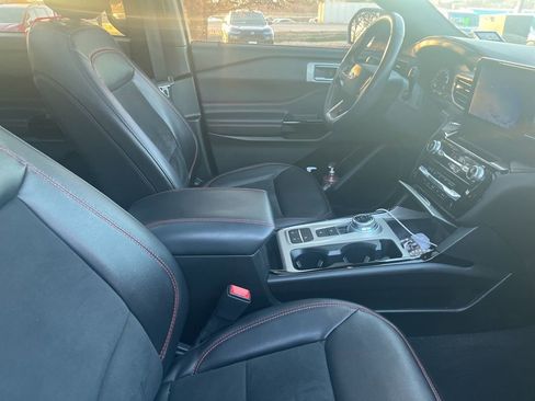 Used 2022 Ford Explorer ST-Line w/ Class IV Trailer Tow Package image 9