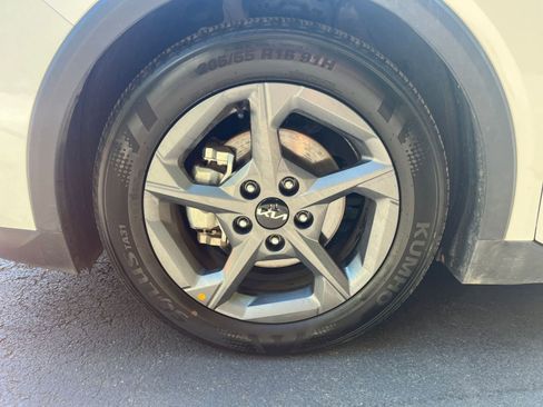 Used 2025 Kia K4 FWD image 30