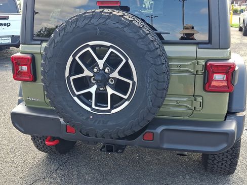 Used 2026 Jeep Wrangler Unlimited Rubicon AWD/4WD image 17