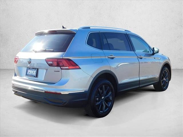 Used 2024 Volkswagen Tiguan SE AWD/4WD image 8