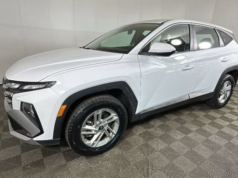 Certified 2025 Hyundai Tucson SE AWD/4WD image 6