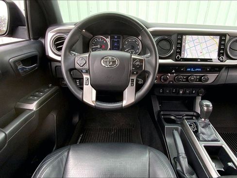 Used 2021 Toyota Tacoma Limited image 5