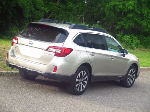 Used 2015 Subaru Outback 2.5i Limited AWD/4WD image 28