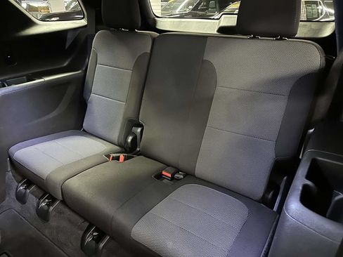 Used 2023 Chevrolet Traverse LT AWD/4WD image 17