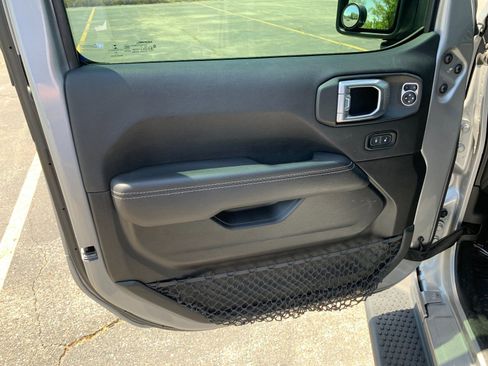 Used 2021 Jeep Wrangler Unlimited Sahara w/ Uconnect 4C Nav & Sound Group AWD/4WD image 12