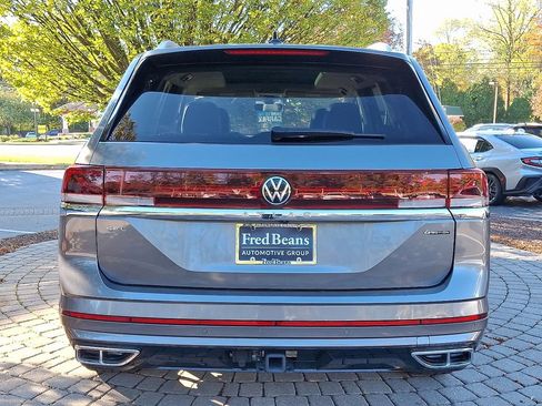 Used 2025 Volkswagen Atlas SEL Premium R-Line image 5