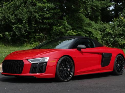 Used 2018 Audi R8 V10 plus w/ Full Leather Package image 20