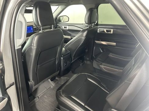 Used 2023 Ford Explorer XLT w/ Equipment Group 202A AWD/4WD image 11