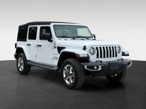Used 2018 Jeep Wrangler Unlimited Sahara AWD/4WD image 3