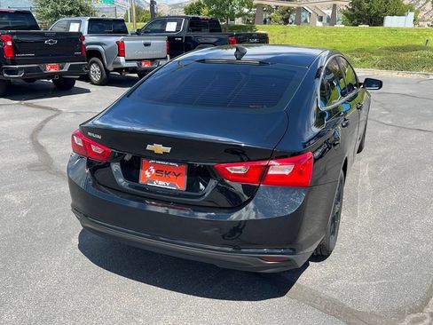 Used 2022 Chevrolet Malibu LS FWD image 9