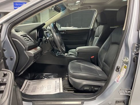 Used 2018 Subaru Outback 2.5i Limited w/ Popular Package #2 AWD/4WD image 10