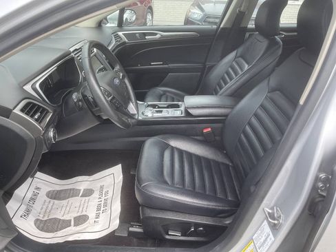 Used 2019 Ford Fusion SEL FWD image 10