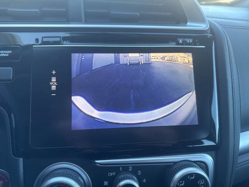 Used 2015 Honda Fit EX image 28