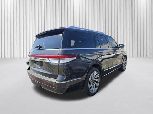 Used 2023 Lincoln Navigator Reserve AWD/4WD image 4