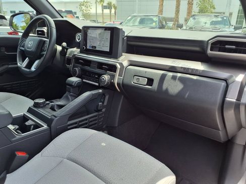 Used 2025 Toyota 4Runner SR5 AWD/4WD image 11