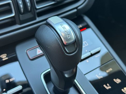 Certified 2026 Porsche Macan AWD/4WD image 26