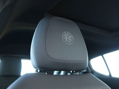 New 2026 Alfa Romeo Tonale w/ Black Premium Package image 34